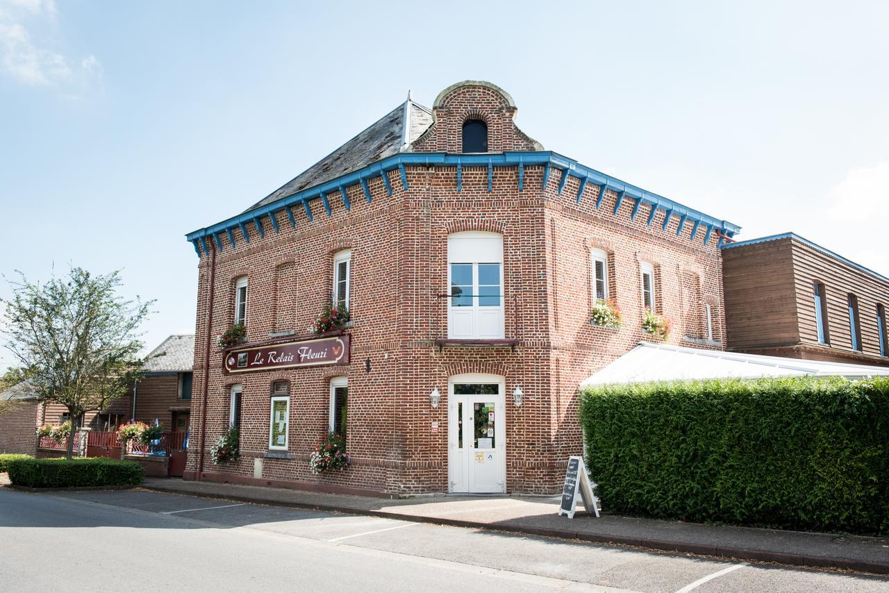 Logis Hotel Restaurant Le Relais Fleuri Vervins Exterior photo